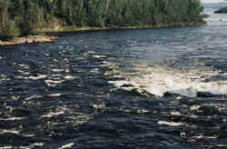 rapids sans raft 7.jpg (102613 bytes)