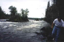 river rapids right.jpg (66054 bytes)