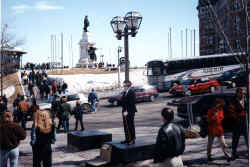 Quebec97 - living statue.jpg (161169 bytes)