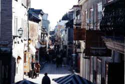 Quebec97 - old street 1.jpg (161030 bytes)