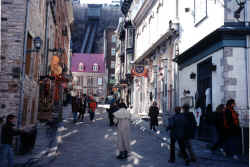 Quebec97 - old street 2.jpg (170089 bytes)