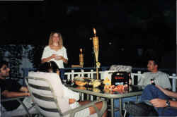 P4 - deck table lesley.jpg (119599 bytes)